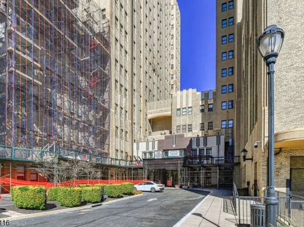 4 Beacon Way, Jersey City, NJ 07304