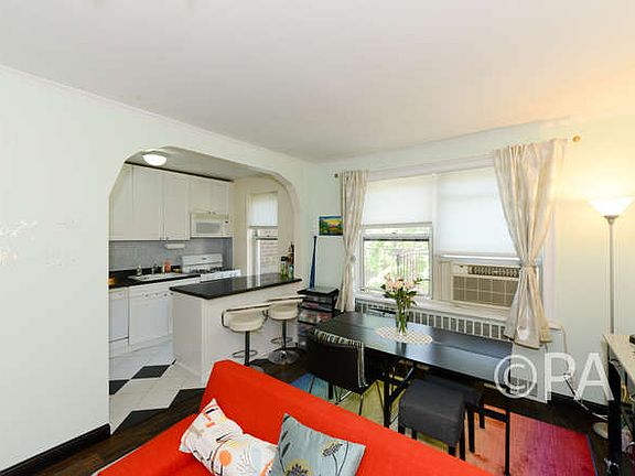4th image of 67-38 108th St #D43
