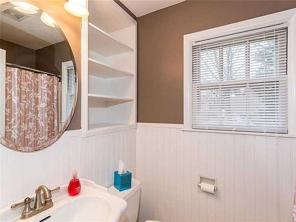 4th image of 6919 Caroline Ave