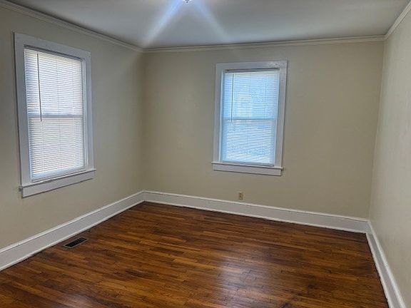 4th image of 208 Wilbanks St