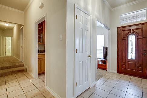 4th image of 9213 Glenhaven Ct