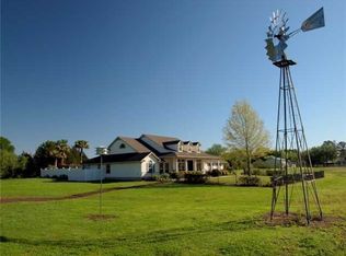 858 Central Ave, Elgin, TX 78621
