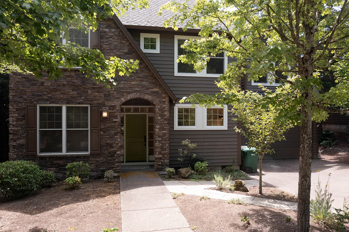 Building Photo - 3004 SW Comus St
