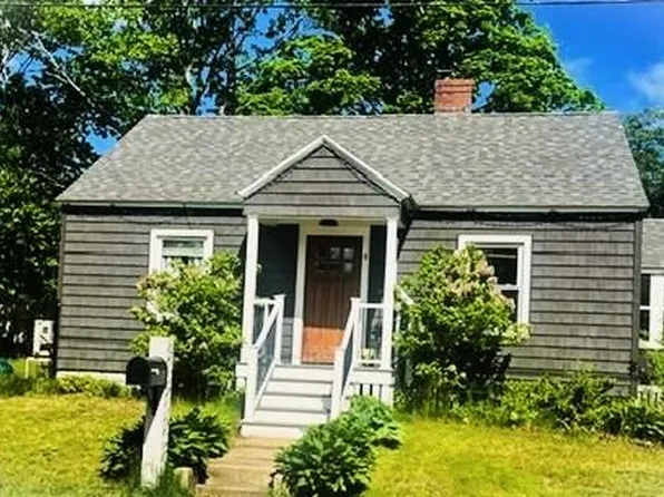 8 Somerset Avenue, Old Orchard Beach, ME 04064