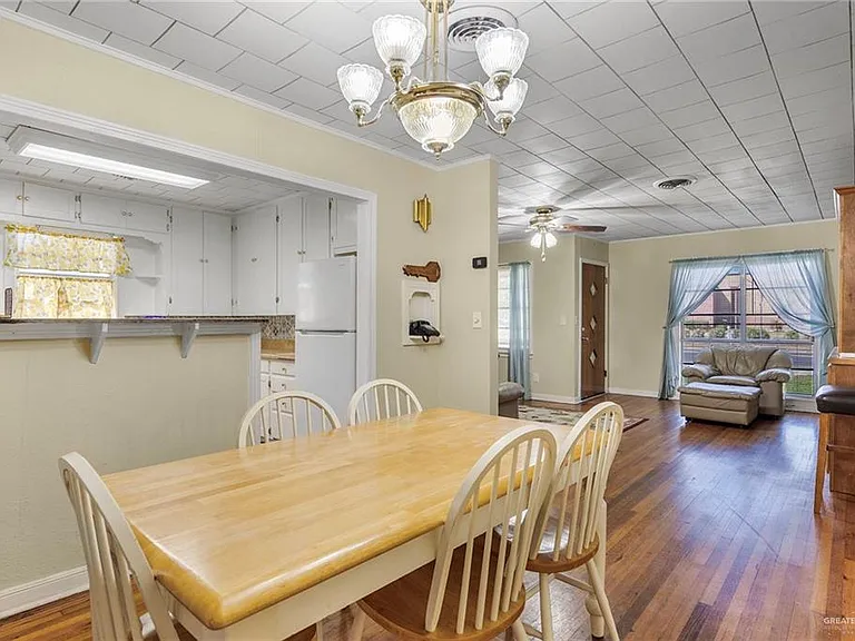 518 E Kelly Ave — Photo 10