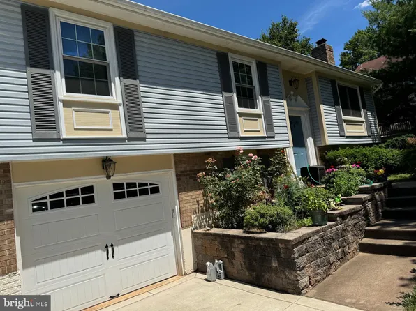 10063 Field Ct, Manassas, VA 20110