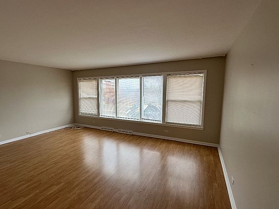 2nd image of 3341 W Pratt Ave #2