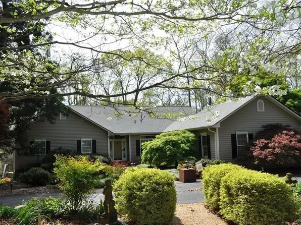 731 Hidden Lakes Trl, Jefferson, GA 30549
