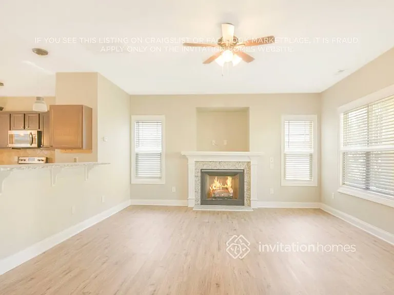 77 Carson Dr — Photo 3
