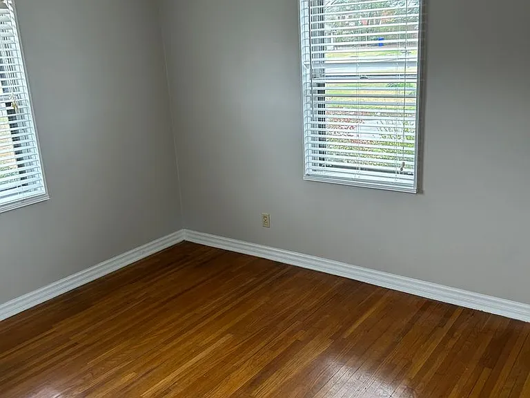 113 N Hughes St — Photo 9