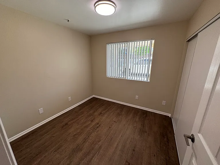 6842 Morella Ave #3 — Photo 25