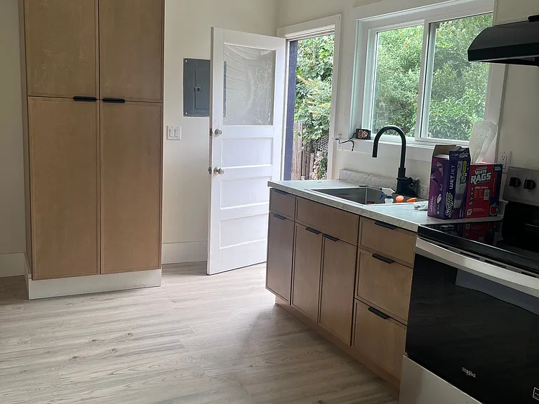 843 Roberta St #A — Photo 8