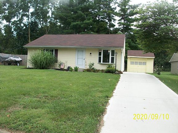2nd image of 3330 Pipers Glen Dr