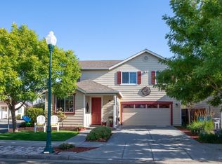 2080 Arista Ln, Santa Rosa, CA 95403