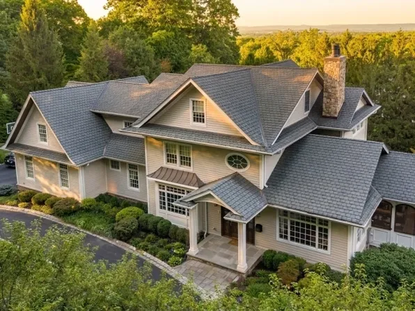 104 Laurel Hill Rd, Mountain Lakes Boro, NJ 07046