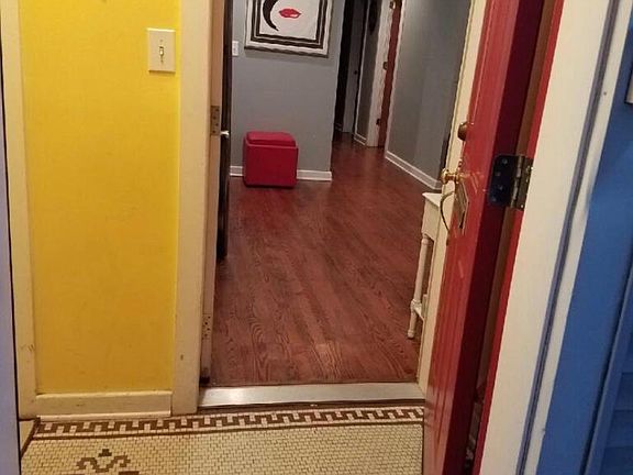 4th image of 7250 N Rogers Ave #1