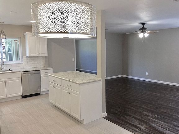 2nd image of 2813 Northampton Pl