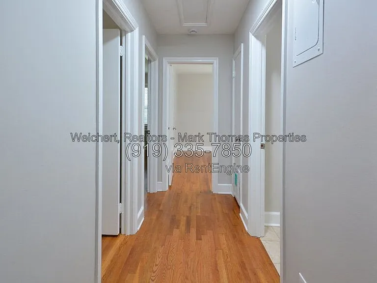 2405 Albany St — Photo 11