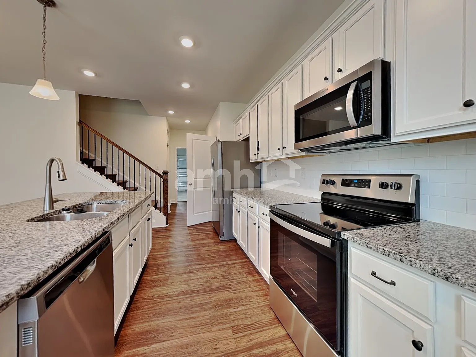 5 bed, 3.0 bath, 2407 sqft, $2,680 — Photo 3