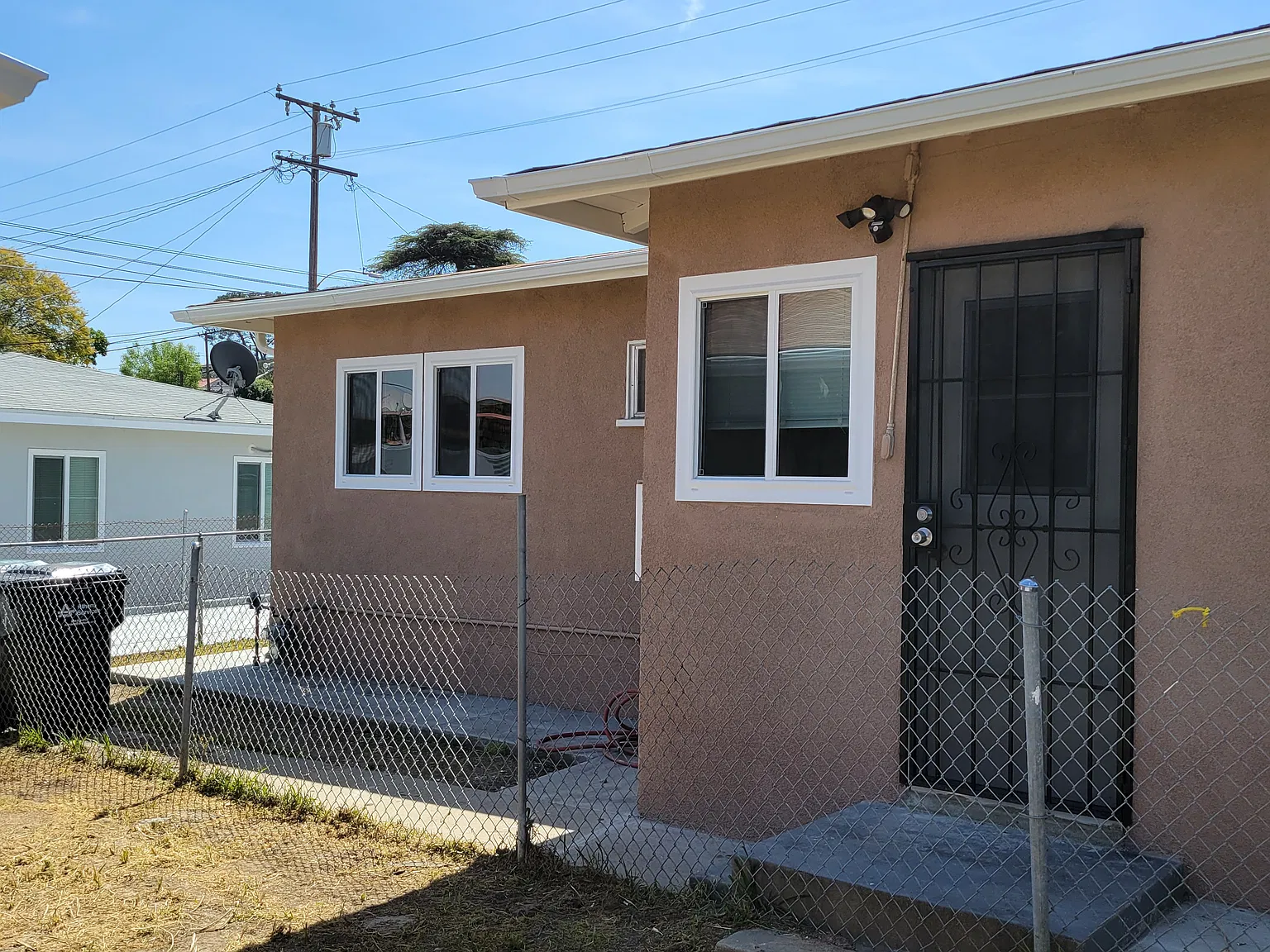 801 E Graves Ave — Photo 4