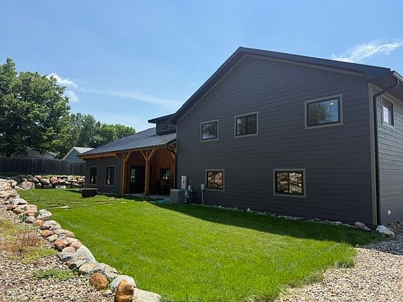 4th image of 211 Chateau Dr