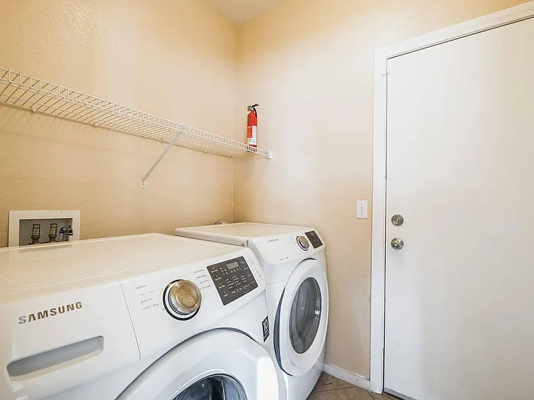 2921 Bayliner Ave — Photo 31