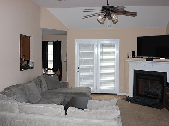 3rd image of 976 Cindy Jo Ct