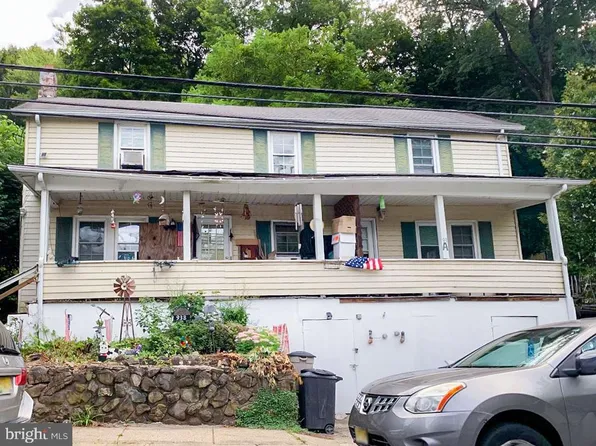 93 Main St, Glen Gardner, NJ 08826