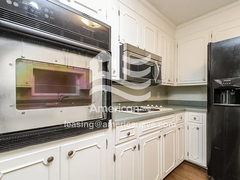 27533_006_kitchen_6.jpg