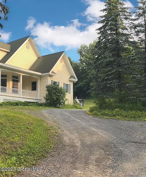3rd image of 2278 Gordon Road