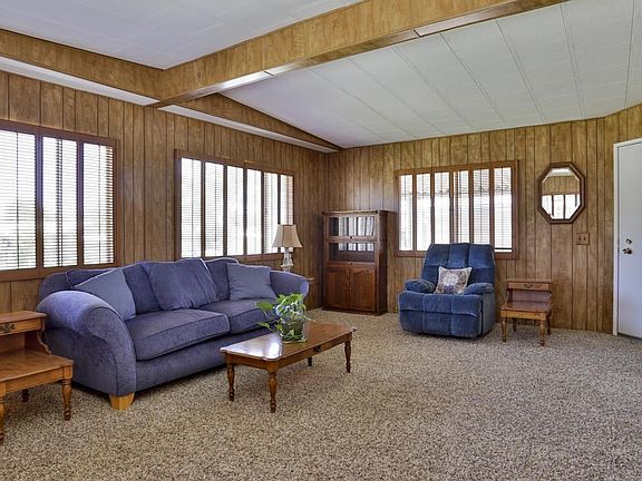 5th image of 1403 Bishop Dr