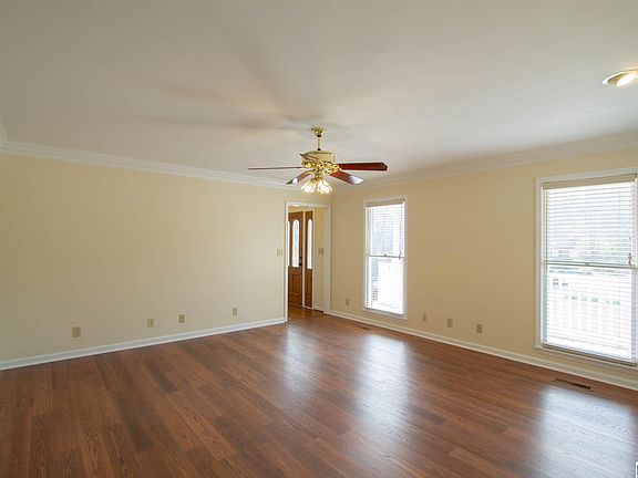 5th image of 621 Tiffany Dr