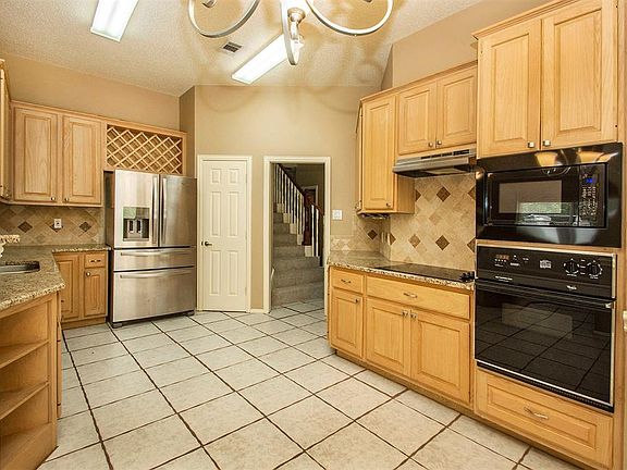 5th image of 11012 Hermitage Ln