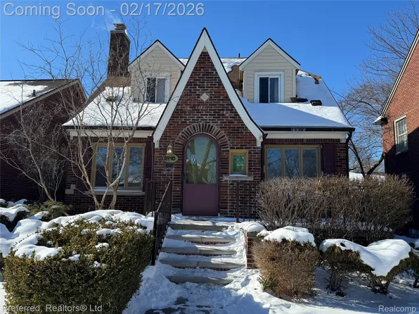 2410 22nd St, Wyandotte, MI 48192