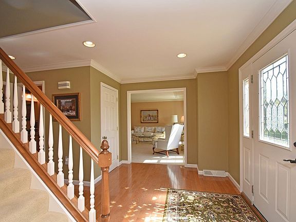 3rd image of 7918 Montreal Ct
