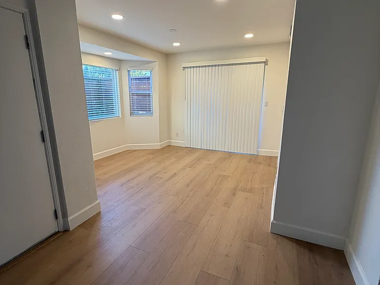 14911 Moorpark St #1 — Photo 3