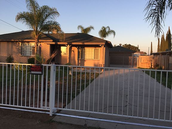 4th image of 24882 Dracaea Ave