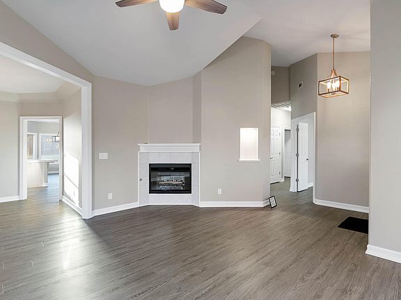 5th image of 5400 Indianwood Dr