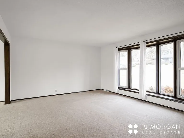 1312 S 118th St — Photo 26