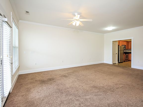 4th image of 43 Highland Forest Cir Unit 9