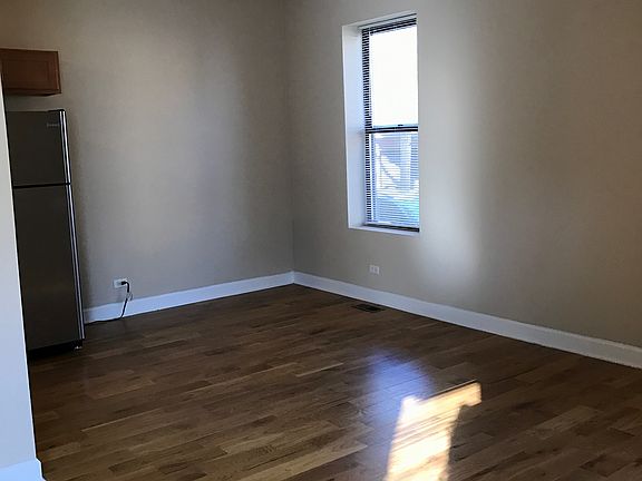 5th image of 3148 N Honore St #1S