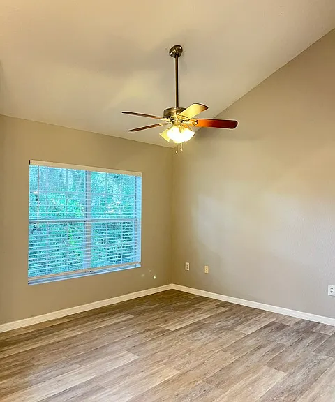 970 Spring Garden Ave — Photo 4