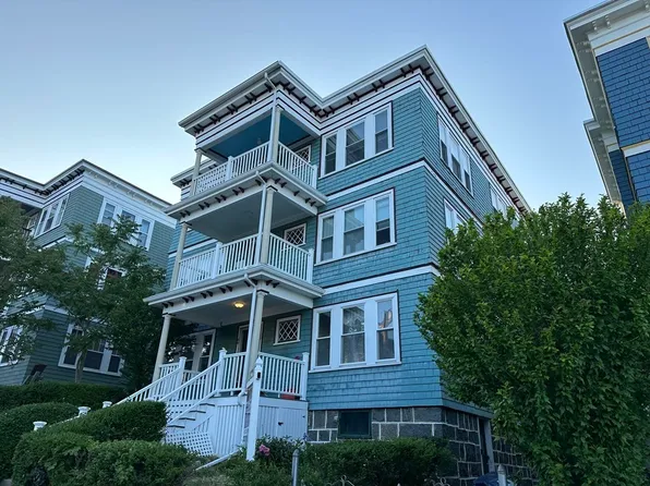 29 S Munroe Ter, Dorchester, MA 02122
