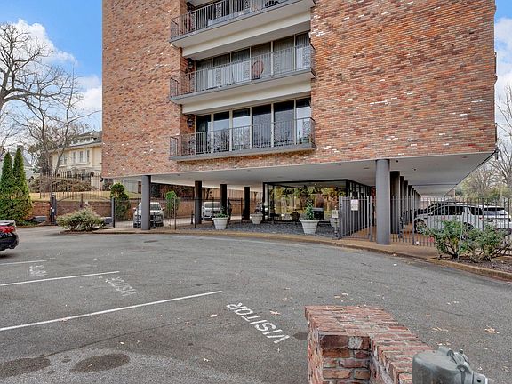 2nd image of 2195 Poplar Ave APT 306