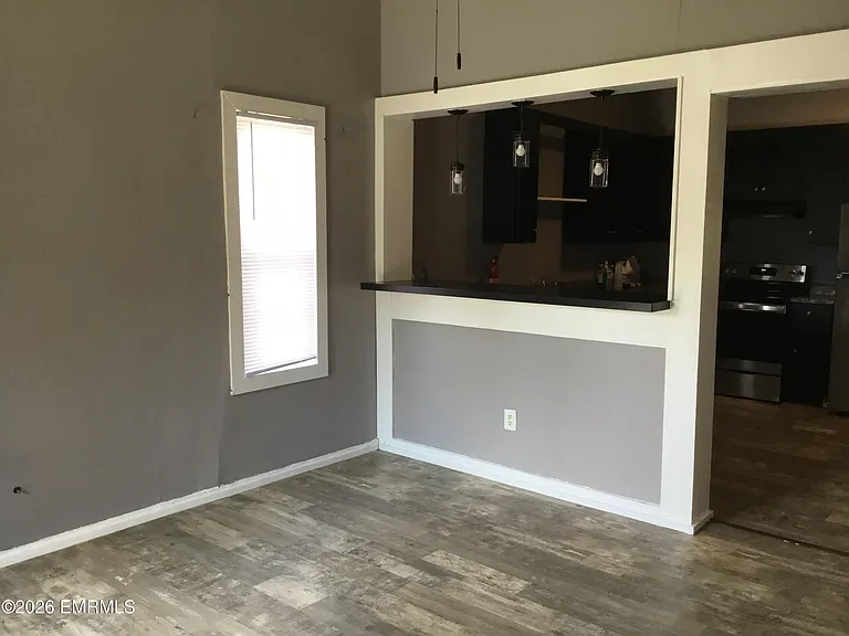 901 Fulton Ave — Photo 8