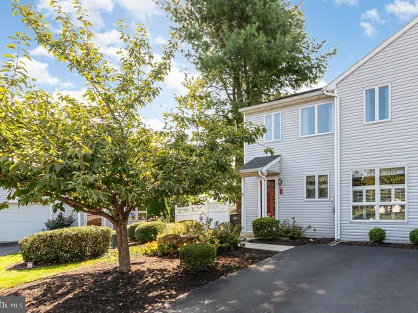 1809 Creek View Ct, New Cumberland, PA 17070