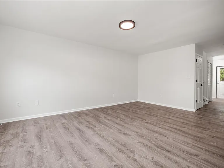 43 Olde Penn Dr — Photo 6