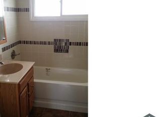 1717 Bayberry Ln, Flint, MI 48507