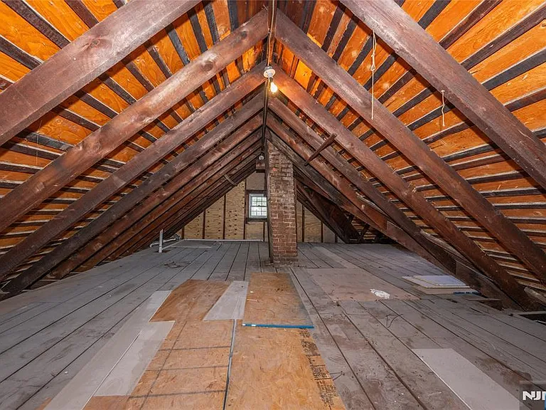 238 Van Ave — Photo 37
