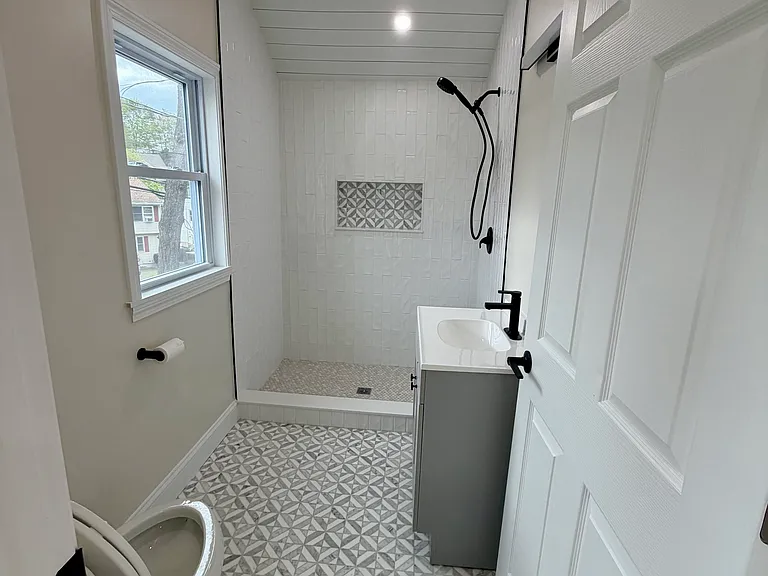 164 Princeton Ave — Photo 1